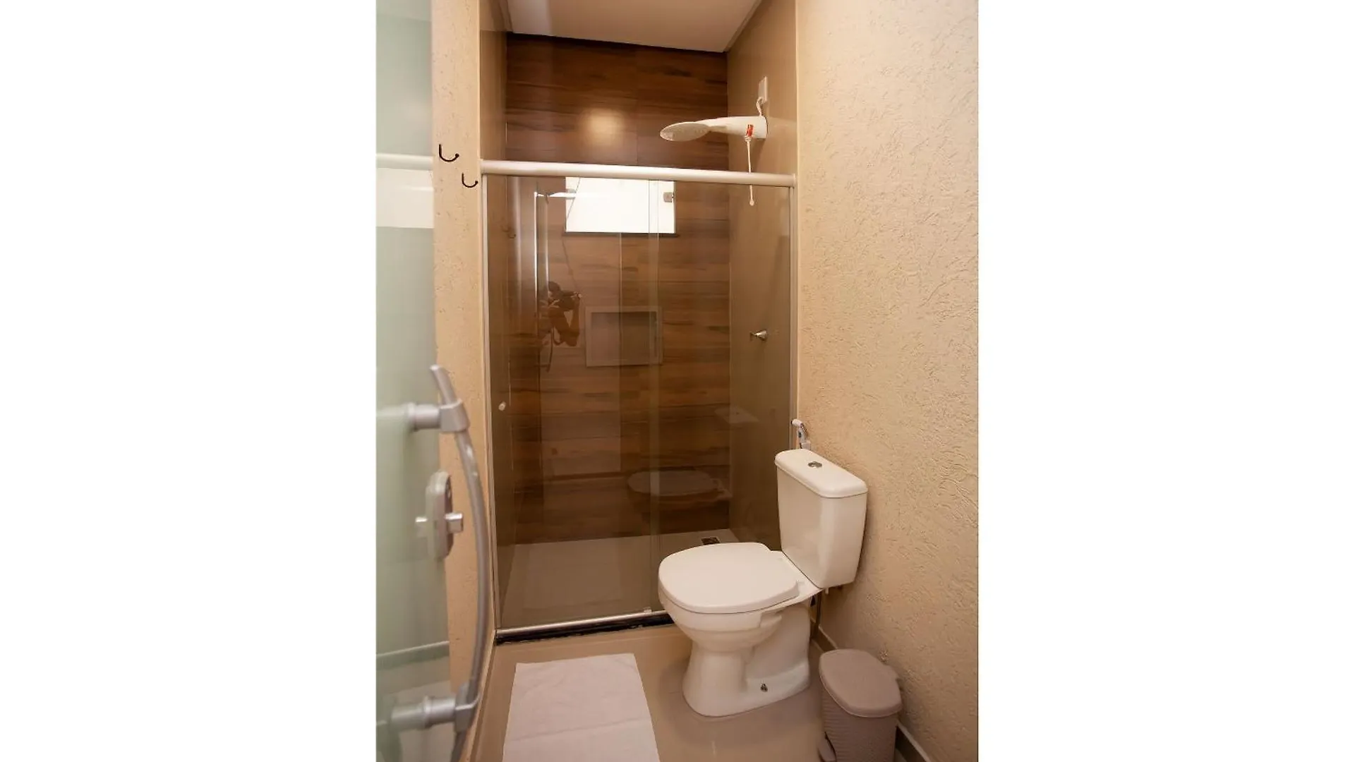 Guest house Kalug - Flats Com Wi-Fi 350Mbps A 5Min Da Praia Do Parracho Porto Seguro Brazil